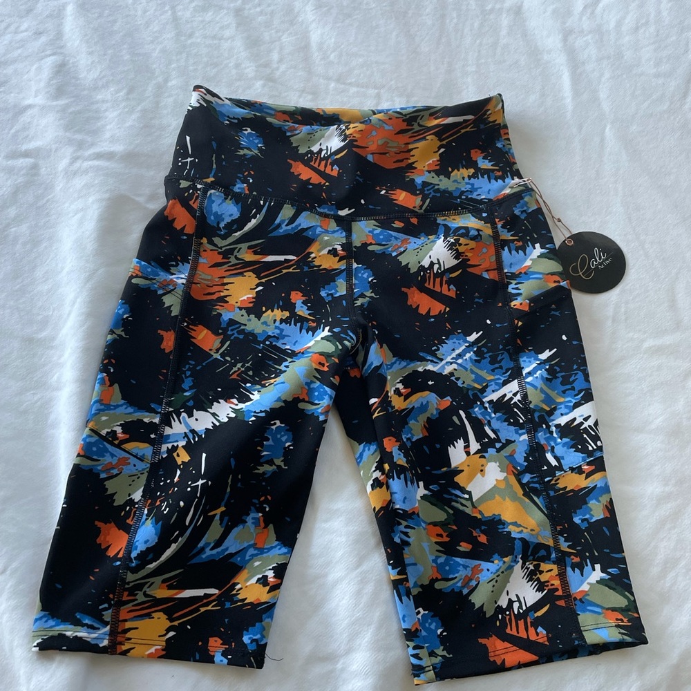 NWT Cali Active Antonela Print Biker Shorts